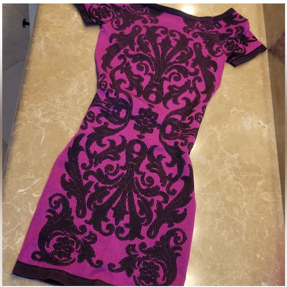 Stunning BEBE 3-D design bodycon dress, P/S y2k‎